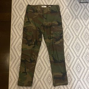 RE/DONE originals cargo pants in camo